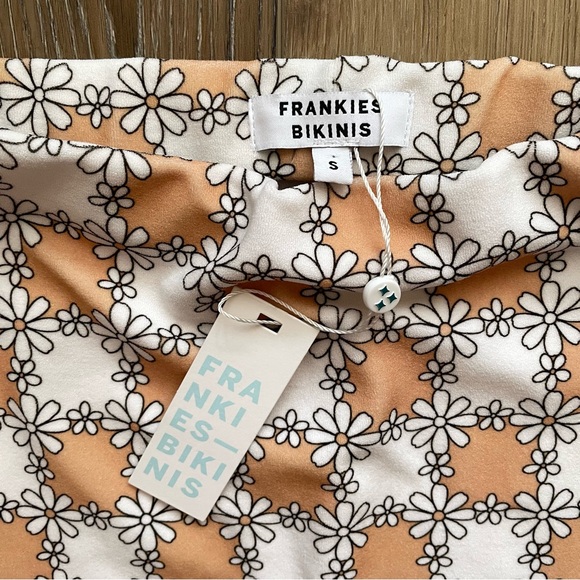 Frankie’s Bikinis Opal Terry Midi Skirt in Nude Daisy - Picture 5 of 5